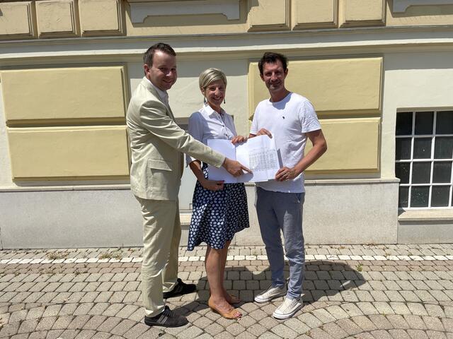 Christoph Reiter, Leiter der Abteilung Gebäudeverwaltung beim Land NÖ, Claudia Pfeiler-Blach und René Lobner. | Foto: Elisabeth Bendl
