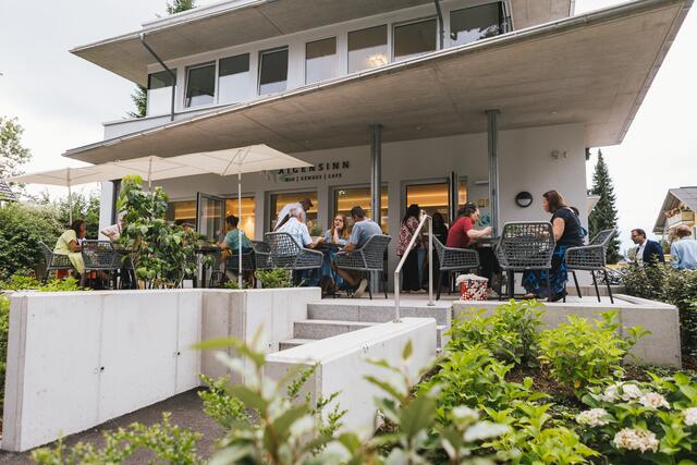 Im Salzburger Stadtteil Aigen vereint "anderskompetent" drei soziale Bereiche unter einem Dach. Im Bild das Cafe, das ein sozialer Treffpunkt im Stadtteil werden soll.  | Foto: anderskompetent/Patrick Bliem