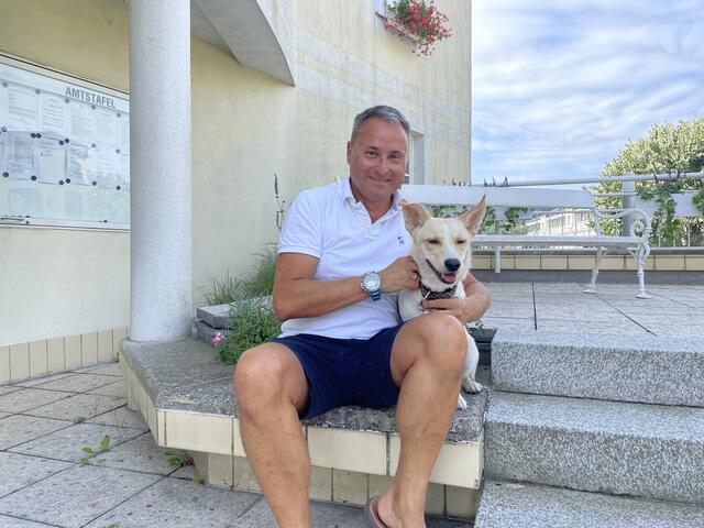 Michael Cech mit Hündin Kara. | Foto: Nina Taurok