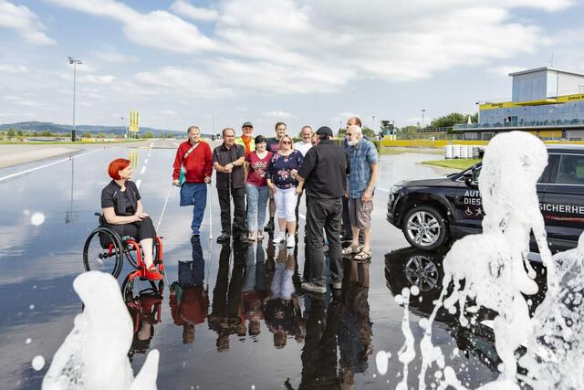 Fahrsicherheitstrainings für Menschen mit Handicap geben Freiheit. | Foto: Markus Rambossek