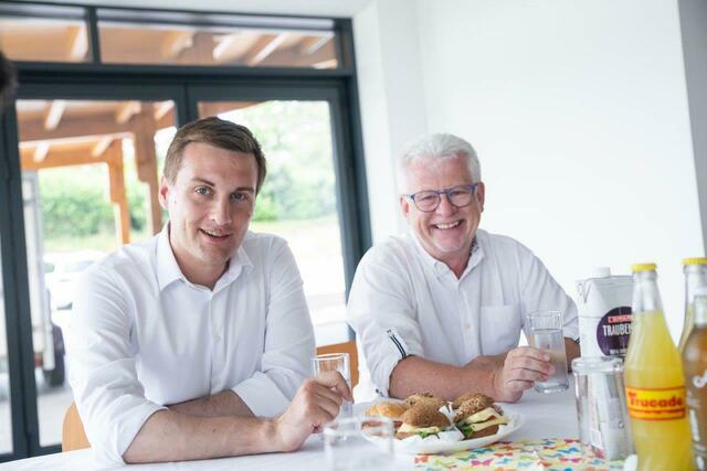 Sven Hergovic (l.) mit dem Dietmannser Bürgermeister Harald Hofbauer | Foto: SPÖ NÖ