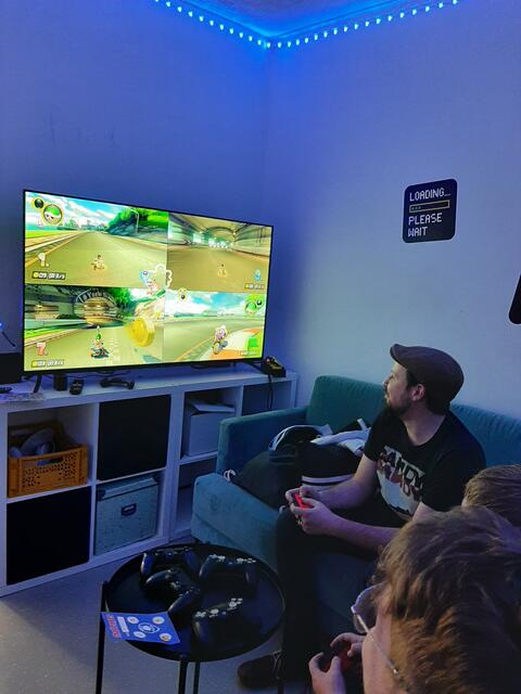 Auch das gemeinsame Zocken gehört dazu. | Foto: Nicole Hüttenbrenner