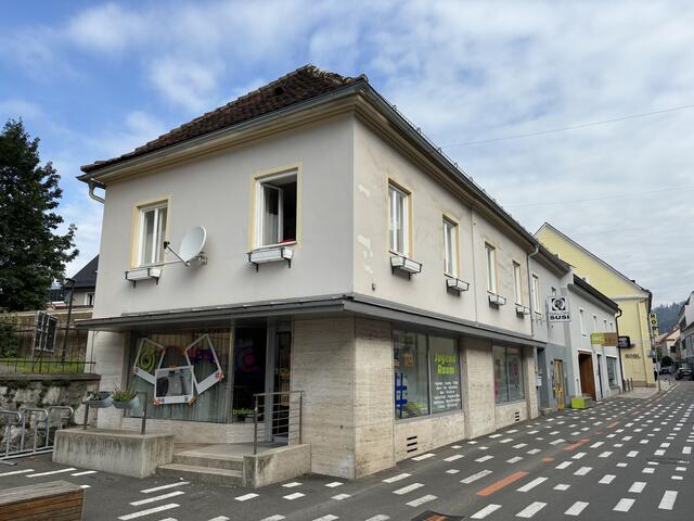 Seit Mai 2023 haben Jugendliche in der Hauptstraße 43 ihren Platz gefunden, den sie selbst gestalten durften. | Foto: Laura Jung