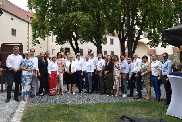 Das Land Burgenland lud die Einsatzkräfte der Hochwasserkatastrophe zum großen Dankesfest auf Burg Schlaining ein. | Foto: Michael Strini