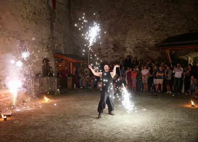 Feuershow Javaryna.