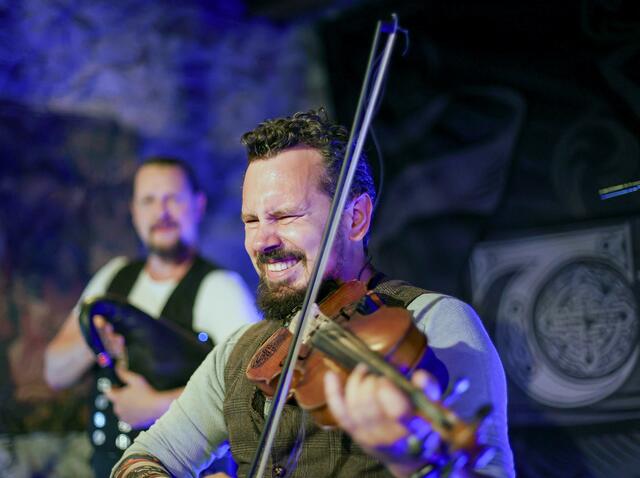 Die Irish Band " TIR NAN OG".