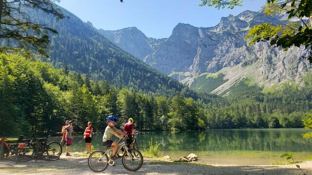 Radeln um den hinteren Langbathsee.