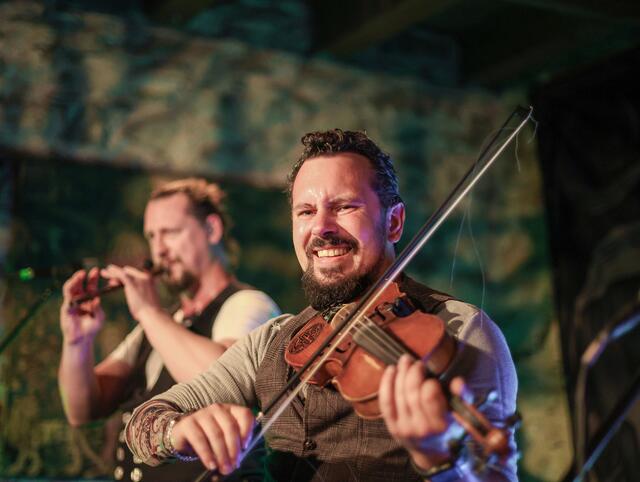 Die Irish Band " TIR NAN OG".