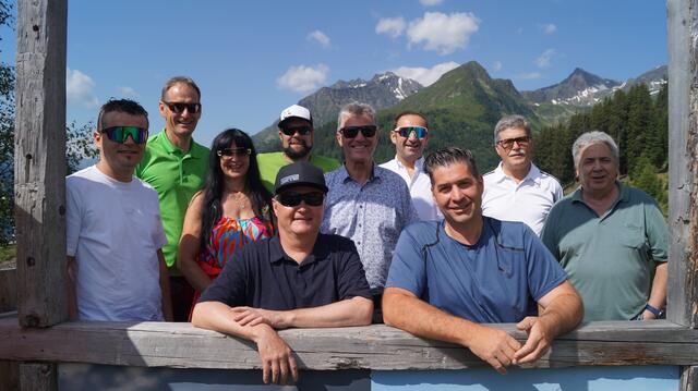 Freuten sich über ein gelungenes Fest: Thomas Spiss, Karl-Heinz Zangerl, Renate Platz, Andreas Kleinheinz, Jürgen Zangerl, Helmut Ladner, Stefan Zangerle, Egon Jäger, Alfons Jehle und Manfred Merten. 