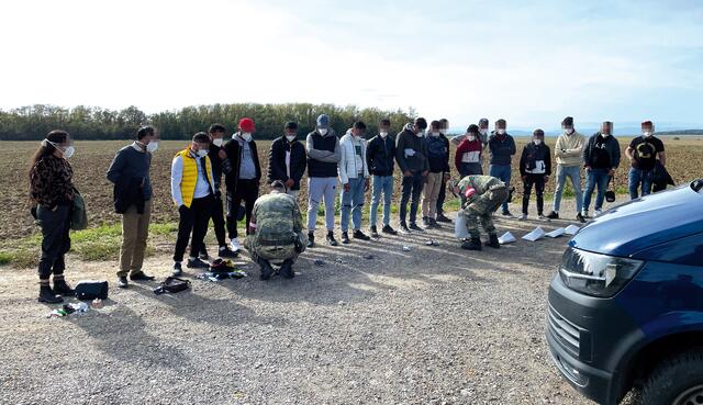 Durch Aufklärungsgespräche möchte Österreich illegale Migration einschränken.  | Foto: Gernot Heigl