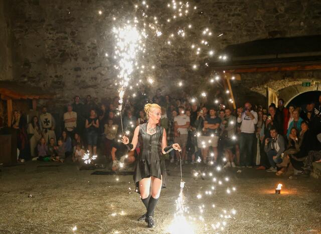 Feuershow Javaryna.