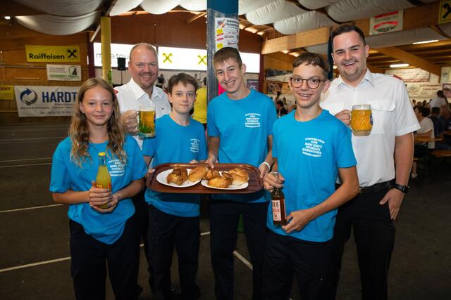  Im Bild (v.l.): Theresa Wieser, OBI Andreas Heinfellner, Maximilian Grabner, Christian Kobermann, Daniel Heinfellner und BI Tim Bous.