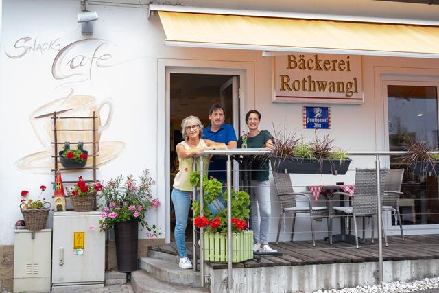 Kathrina Prattes übernimmt die Bäckerei Rothwangl von ihrem Papa Michael und Mama Irmgard Rothwangl. | Foto: Kirk