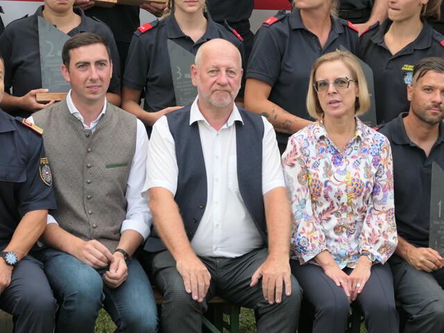 ÖVP-Politiker Alexander Bernhuber mit Bgm. Richard Hochratner und Bezirksobfrau Daniela Obleser,  | Foto: Gerlinde Siebenhandl