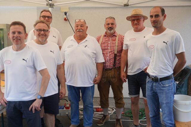 Die "Bauernmusi" und Rainer Muhr | Foto: Michael Strini