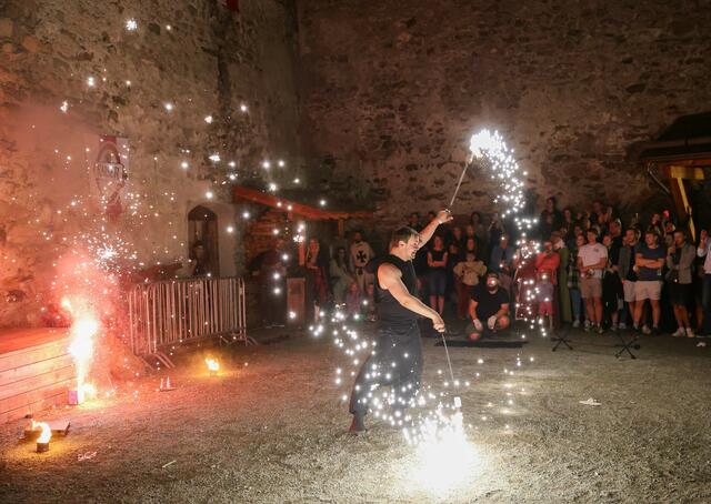 Feuershow Javaryna.