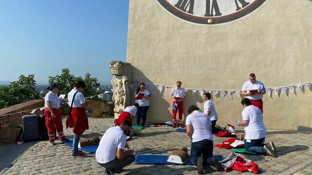 Eine Station "Reanimation" fand beim Grazer Uhrturm statt. | Foto: Österreichisches Rotes Kreuz Lungau