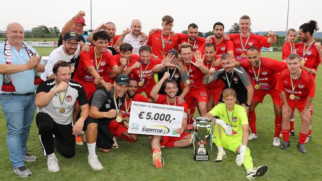 Verdienter Jubel: der SK Sparkasse Korneuburg holt sich den Sieg bei der NÖ-Supercup-Premiere. | Foto: NÖFV