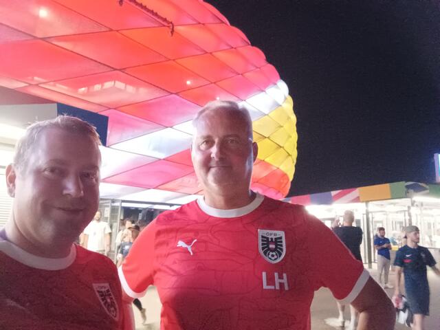 Werner und Hans Leitner beim Halbfinale 🇪🇸 Spanien gegen Frankreich 🇨🇵 | Foto: Werner Achs