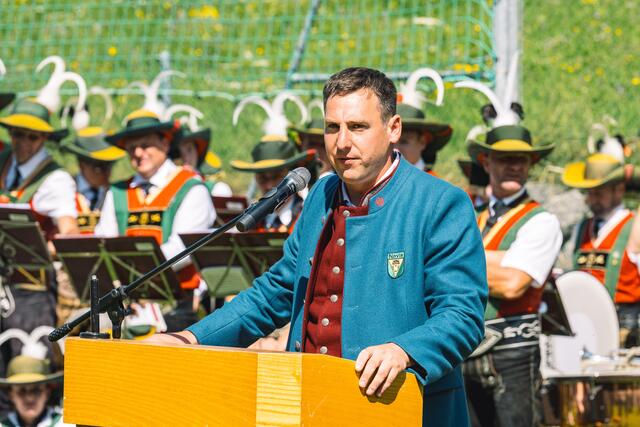 Bgm L. Peer freute sich, so viele Schützen begrüßen zu dürfen. | Foto: Pernsteiner