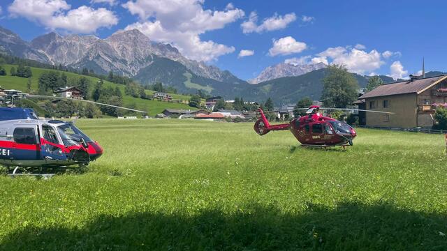 Das Team des Rettungshubschraubers Alpin Heli 6 und des Polizeihubschraubers waren im Einsatz. | Foto: Bergrettung Salzburg