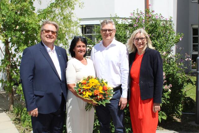 v.l.n.r.: Kaufm. Direktor Gerhard Reisner, bisherige interim. Pflegedirektorin Martina Burger-Kaminsky, Pflegedirektor Milorad Sarcevic, Silvia Bodi, Geschäftsführerin der Gesundheit Thermenregion GmbH. | Foto: PBZ Mödling.