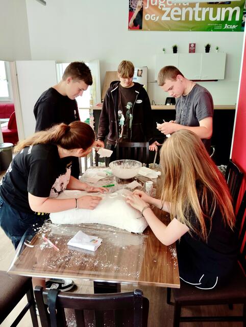 Kreativität war gefragt im ÖGJ Jugendzentrum Micheldorf. | Foto: JCUV