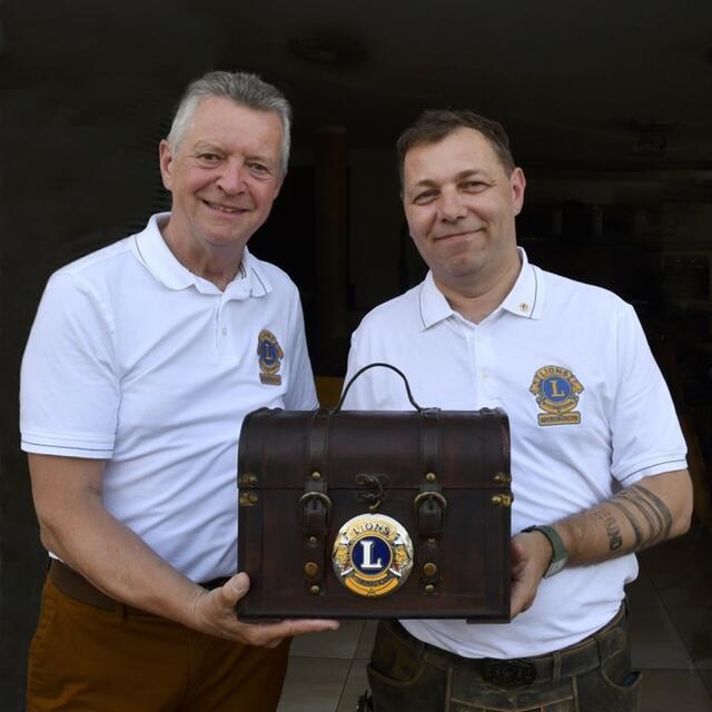 Gerhard Gegenleitner (links) übergab die Lions-Präsidentschaft an Franz Xaver Mayr. | Foto: LC Kremsmünster