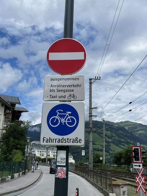 Die Straße zwischen Bahnhof und Seegasse in Zell am See ist ab sofort eine Einbahnstraße. | Foto: MeinBezirk.at