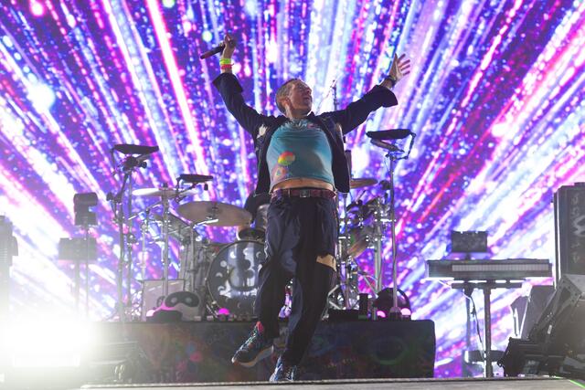 Coldplay-Frontsänger Chris Martin weiß, wie er sein Publikum begeistert. | Foto: Justin Ng / Action Press / picturedesk.com