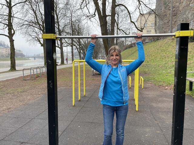 Bewegung auf niederschwellige Weise in den Alltag integrieren.  | Foto: Lisa Gold