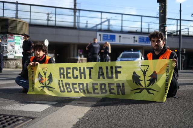 Die Klimaaktivistinnen und -aktivisten der "Letzten Generation" kündigten für den kommenden Samstag, 27. Juli, einen Großprotest. (Archiv) | Foto: Letzte Generation