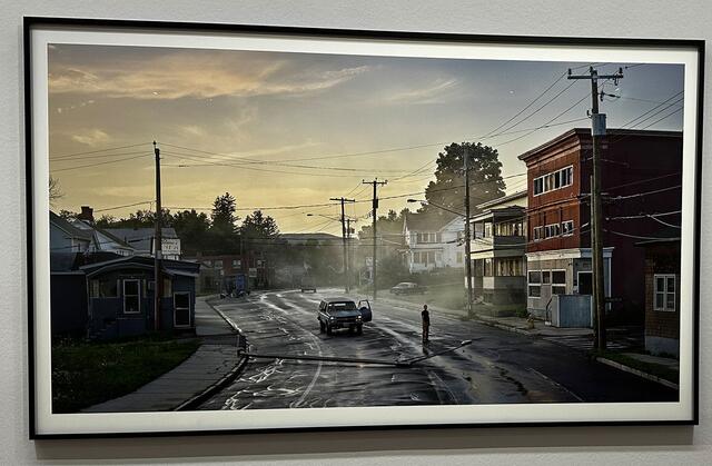 Gregory Crewdson, „Starkfield Lane“, 2018–2019 | Foto: © Gabriele Czeiner