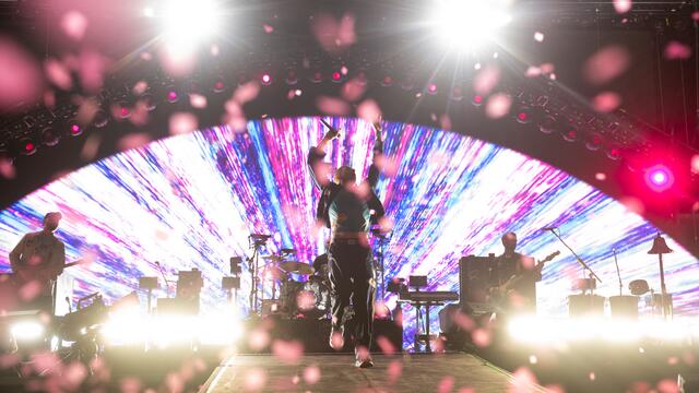 Coldplay sind ein Garant für volle Stadien. Wo jetzt noch Karten für die Konzerte in Wien im August zu finden sind, weiß MeinBezirk.  | Foto: Justin Ng / Action Press / picturedesk.com