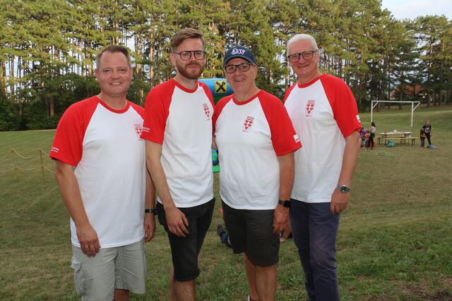 Ob dieses Mal Bürgermeister a.D. Rupert Dworak aushilft? Bürgermeister Christian Samwald, Stadtrat Erik Hofer und Stadtvize Peter Spicker hoffen es. | Foto: Christian W. F. Geschieszl