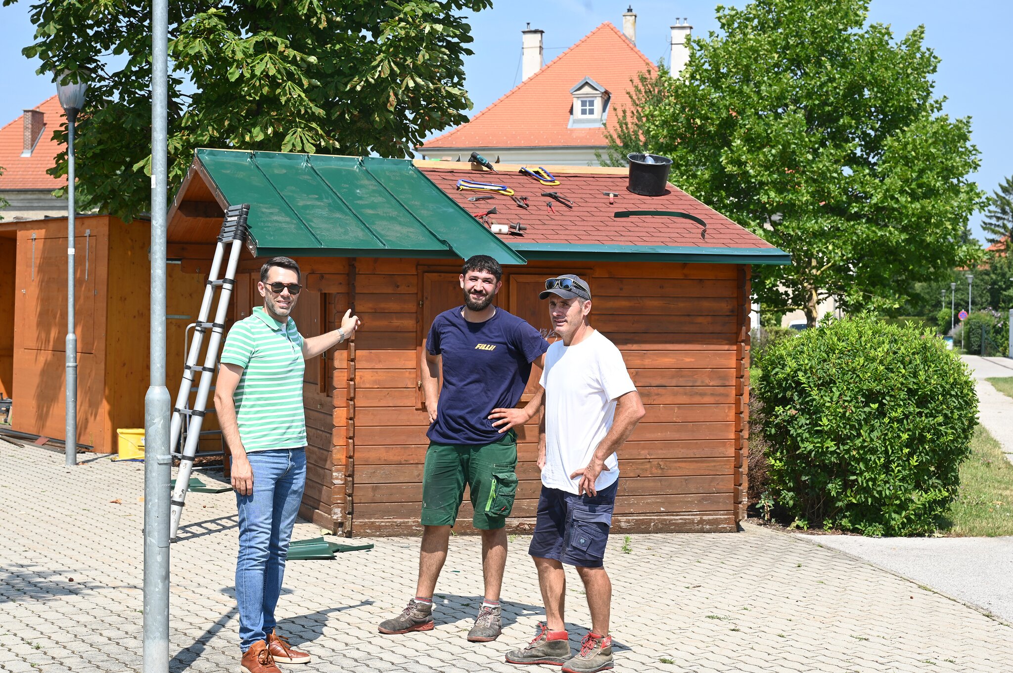 H-tte-im-Park-erhielt-nun-ein-neues-Dach