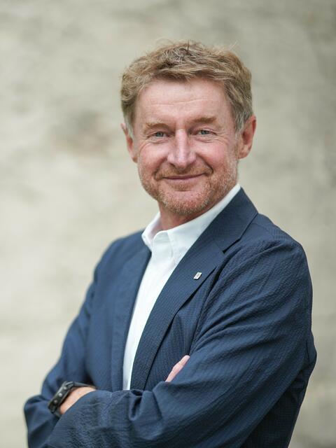 "Die Lösung mit den fixen Abstellflächen ist gut, ich gehe davon aus, dass es zumindest im innerstädtischen Bereich besser wird", sagt Sicherheitsreferent Gerhard Kroiß. | Foto: FPÖ