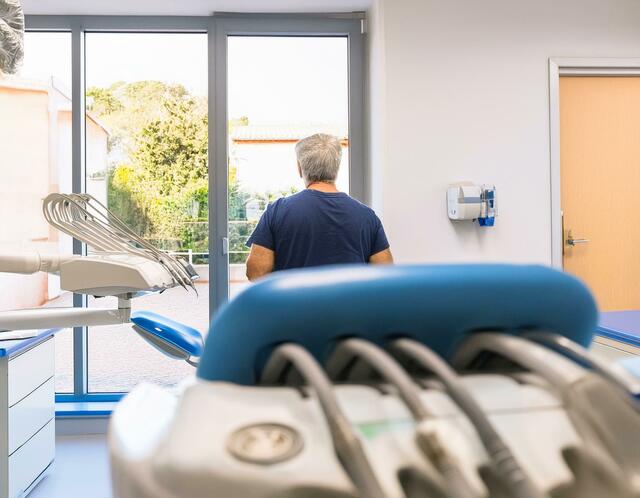 (Symbolfoto) Die Zahnärzte im Bezirk Deutschlandsberg sind im Schnitt 53,7 Jahre alt. | Foto: Erstellt mit Adobe Firefly