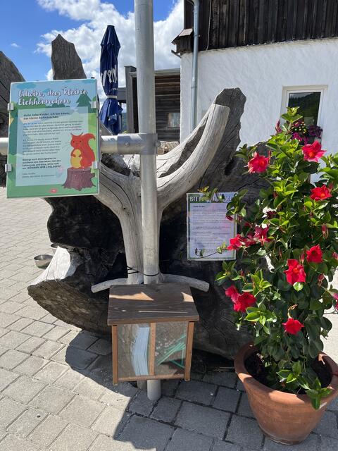 Ausgangspunkt für viele Wanderungen ist das Gasthaus Überleben am Hochficht.  | Foto: Stift Schlägl