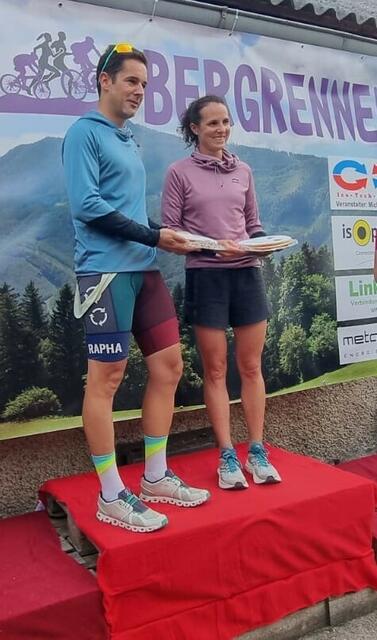 Bettina WAGNER gemeinsam mit Helmut Klarum Sieger der Mixed Kombiwertung | Foto: Renner