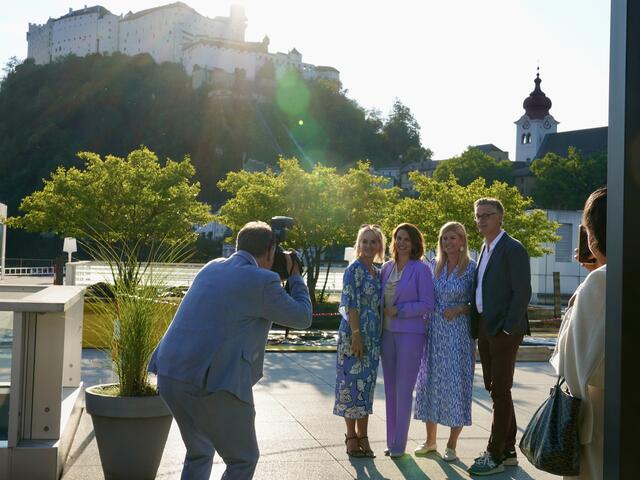 160 Gäste aus Politik und Wirtschaft hatten sich zum „MC Magic Sommerfest“ des Management Club Salzburg angekündigt.  | Foto: Carmen Kurcz
