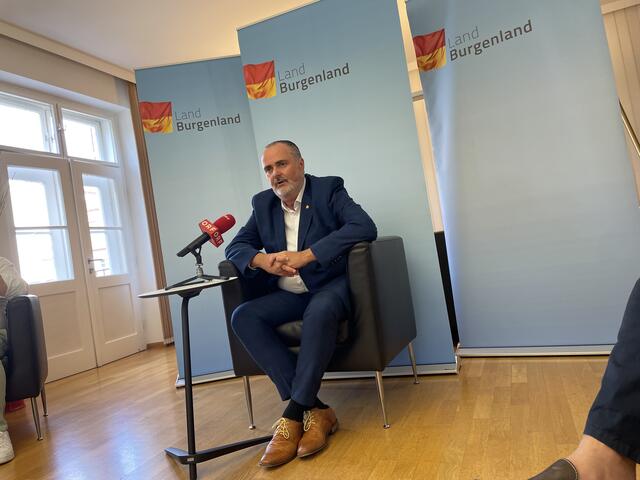 LH Doskozil: "Wir lassen die Gemeinden in dieser schwierigen Zeit nicht im Stich - über alle Parteigrenzen hinweg." | Foto: Tscheinig
