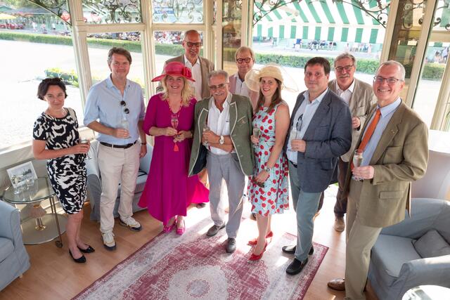 Traben in Baden: Nina Rittmann, Gerald Fleischmann, Ulrike List, Christian Seidler, Franz Gartner, Josef Miedl, Petra Haslinger, Stefan Szirucsek, Franz Zauner und Martin Heilinger.