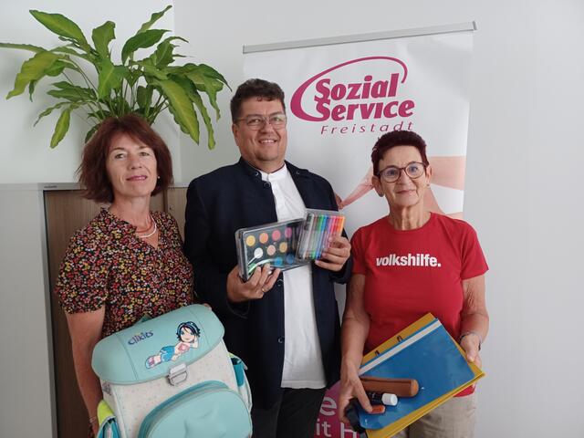 Das bewährte Trio von Sozial-Service, Volkshilfe und Pfarre Freistadt wird auch heuer wieder Gutscheine für den Schuleinkauf ausgeben. | Foto: Sozial-Service
