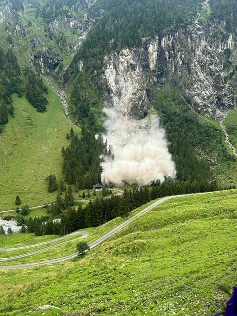 Der Felssturz ereignete sich unweit der Stockeralm in Neukirchen. | Foto: Feuerwehr Neukirchen