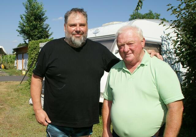 Christoph Hirsch und Campingwart Alex Steiner. | Foto: Anna Kaufmann