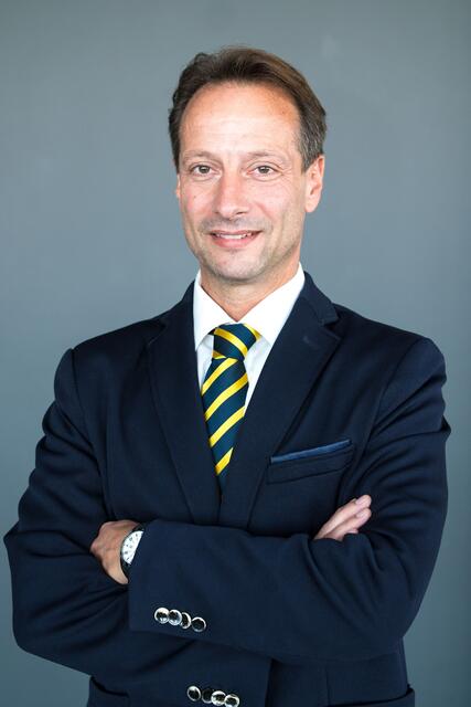 ÖBB-Pressesprecher Christopher Seif informiert über das Projekt.  | Foto: ÖBB/Wegscheider