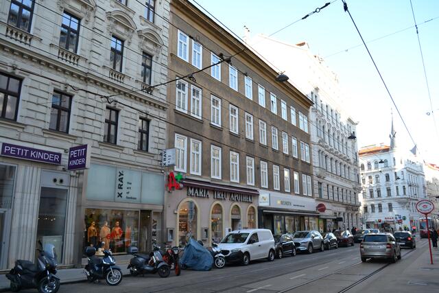 Die Josefstädter Straße soll in Zukunft grüner werden.  | Foto: Sarah Bergbauer/BV8