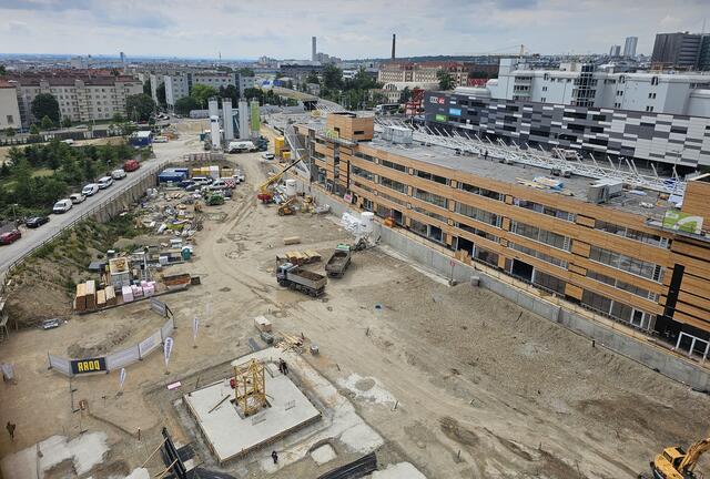 Hier entsteht der neue Gemeindebau der "Village im Dritten". | Foto: Tamara Winterthaler