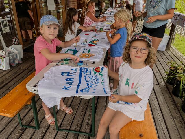 Beim Ferienpass im Lignorama durften die Kinder ihre eigenen T-Shirts gestalten.  | Foto: ÖVP